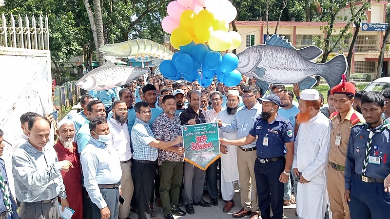 সাতক্ষীরায় মৎস্য পোনা অবমুক্তকরণ আলোচনা সভা ও পুরস্কার বিতরণ 